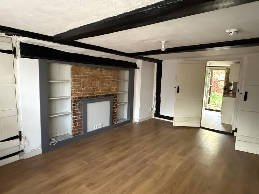 Lot: 59 - HOUSE IN NEED OF IMPROVEMENT IN WEALDEN VILLAGE - Living Room in Period Cottage for Improvement